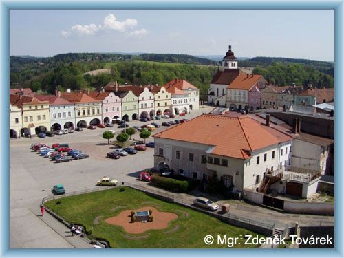Nov� M�sto nad Metuj� - Town-square