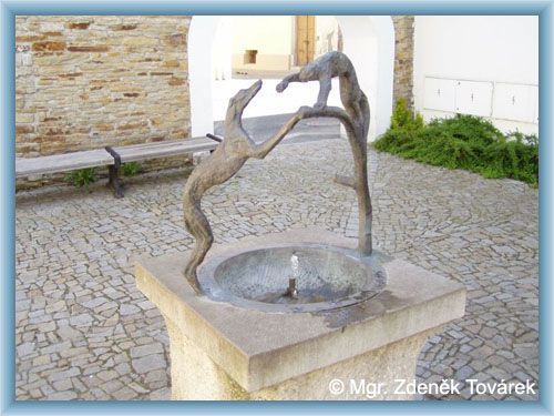 Nov� M�sto nad Metuj� - Z�zvorka