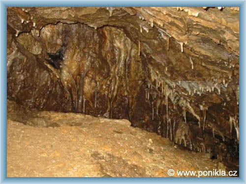 Ponikl� - caves