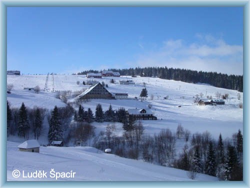 Ski slope Zahr�dky II in Pec pod Sn�kou