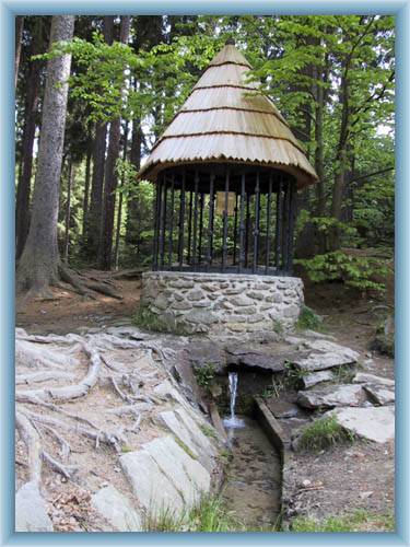Silver fountain under K�eme�n�k
