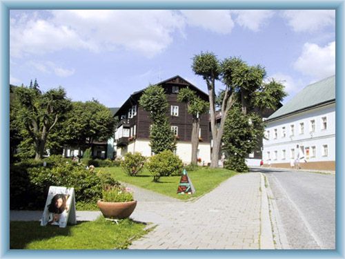 Post office in Karlova Stud�nka