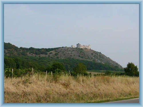 ruin of D�v�� castle