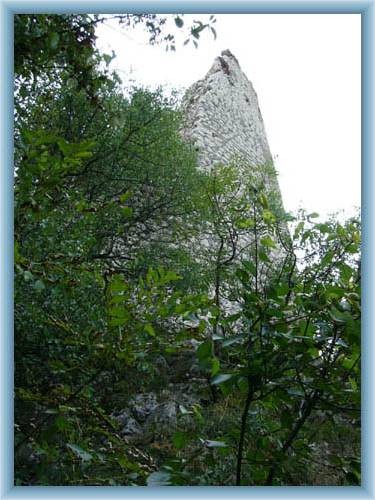 ruin of D�v�� castle
