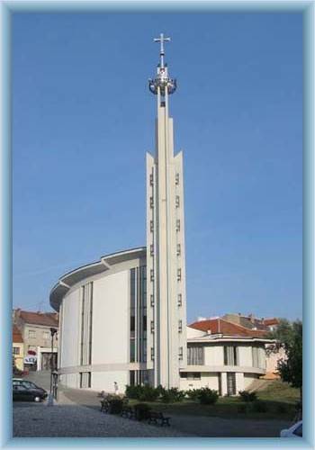 Hustope�e - church