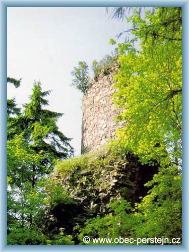 Ruins of castle Per�tejn