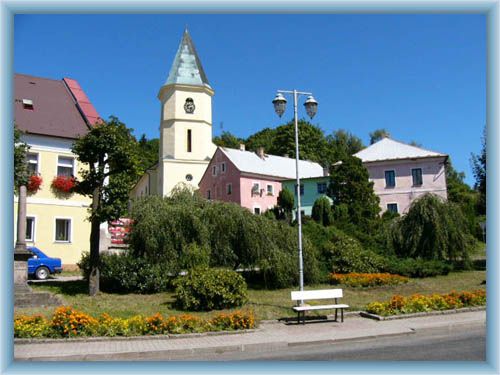 L�zn� Kyn�vart - town square