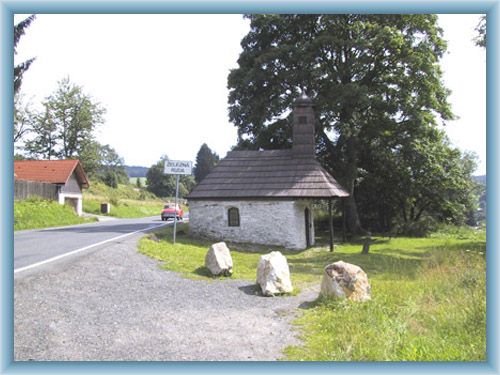 Small chapel near �elezn� Ruda