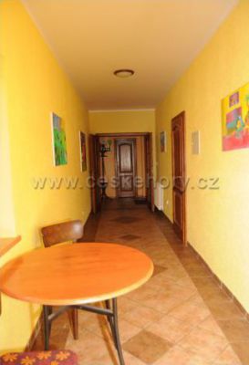 Apartment in Art Nouveau house at the colonnade