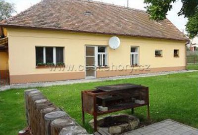 Family house 2+1 with garden