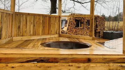 Glamping Jedlová with outdoor wellness