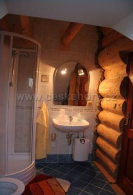 Woodenhouse Peklicko
