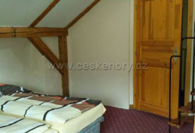 Gueshouse Tereza and Wendy