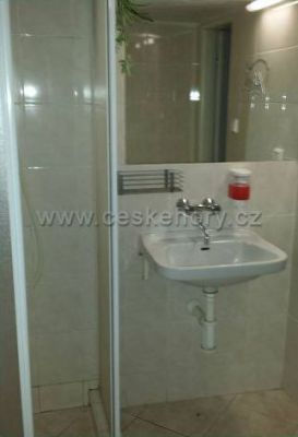 Gueshouse Tereza and Wendy