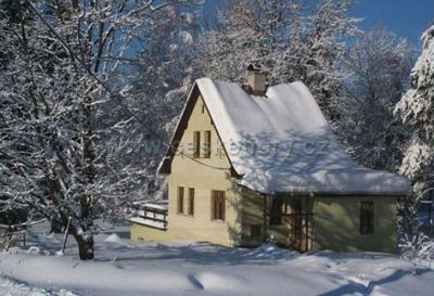 Cottage U pramene Nisy