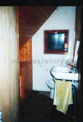 Cottage U pramene Nisy