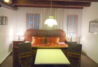 Family Pension U řeky